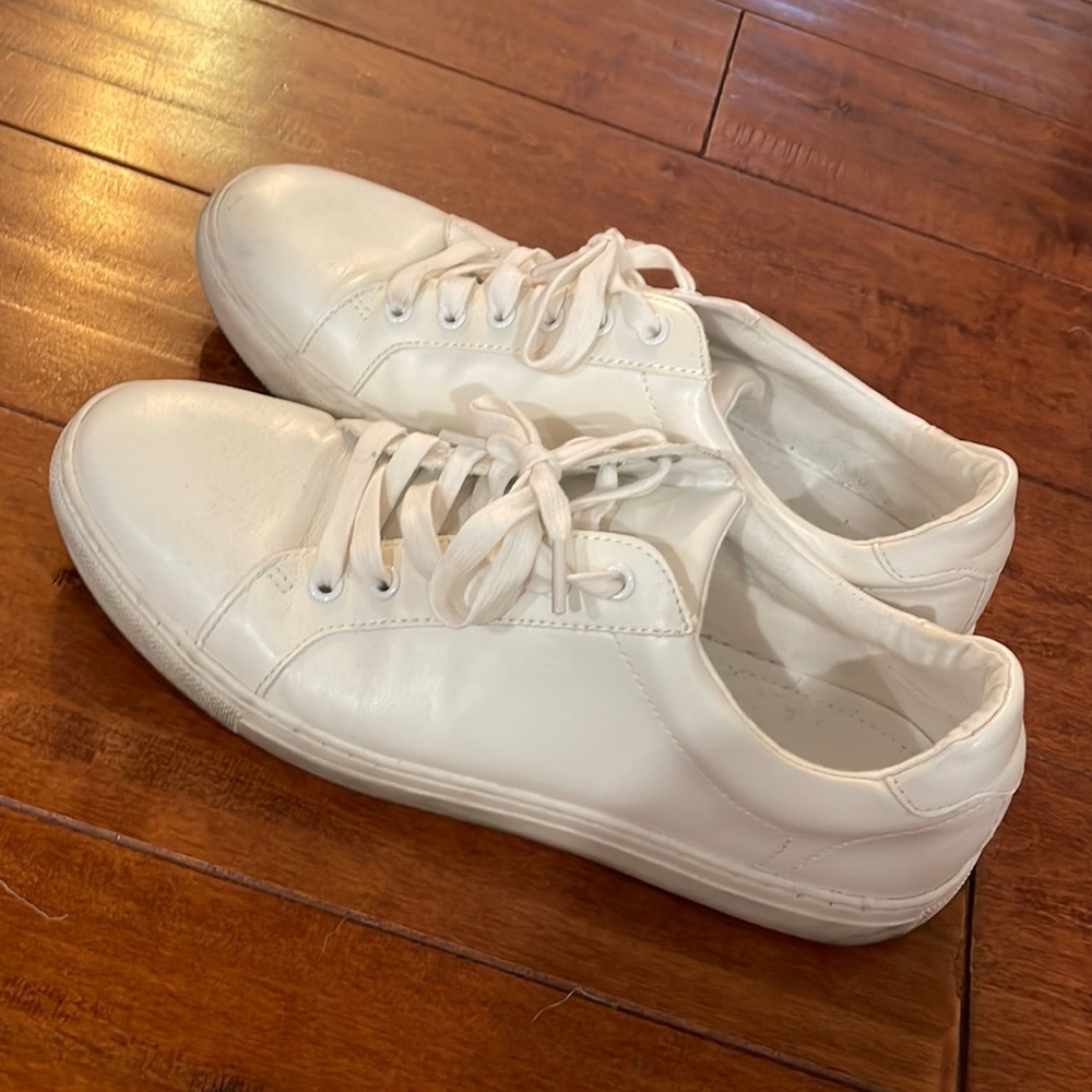 Banana republic men’s white sneaker - size 9.5